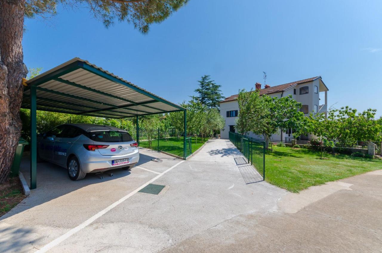 Apartments Dragutin Medulin Exterior foto
